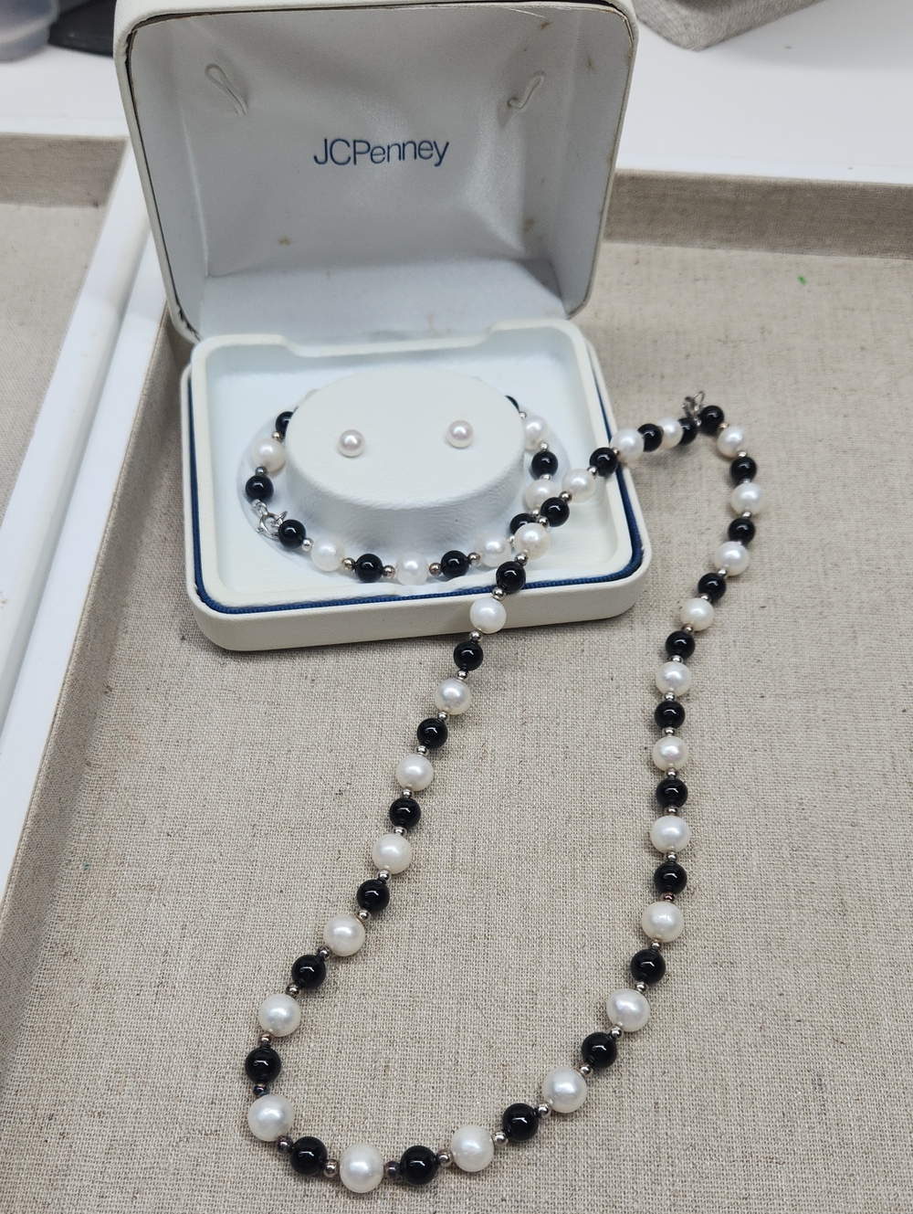 JC Penney Black and White REAL STERLING SILVER Pearl Necklace W/ Matching Studs